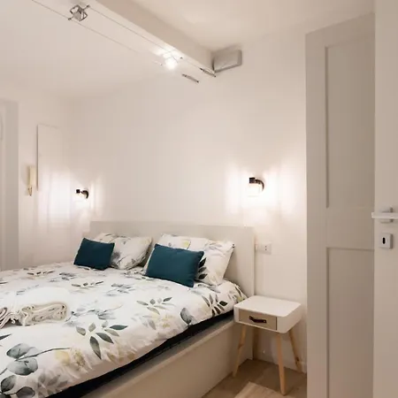 Ortica Street Linate E San Raffaele Apartamento Milão